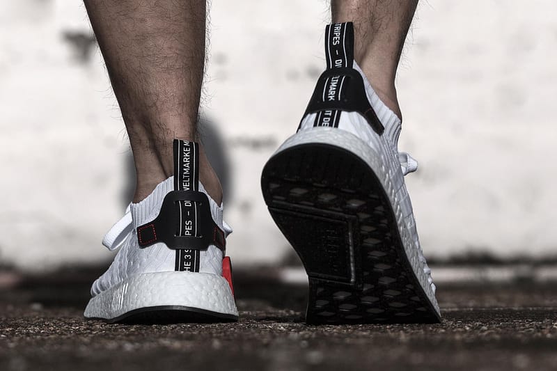 Adidas nmd r2 hot sale primeknit white