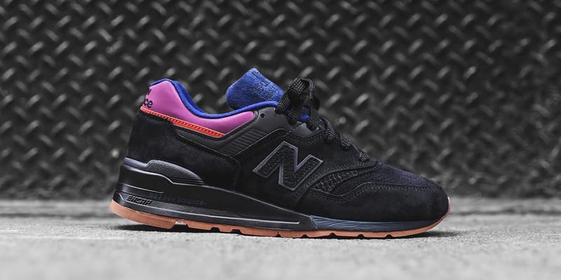 New balance 997s outlet black red