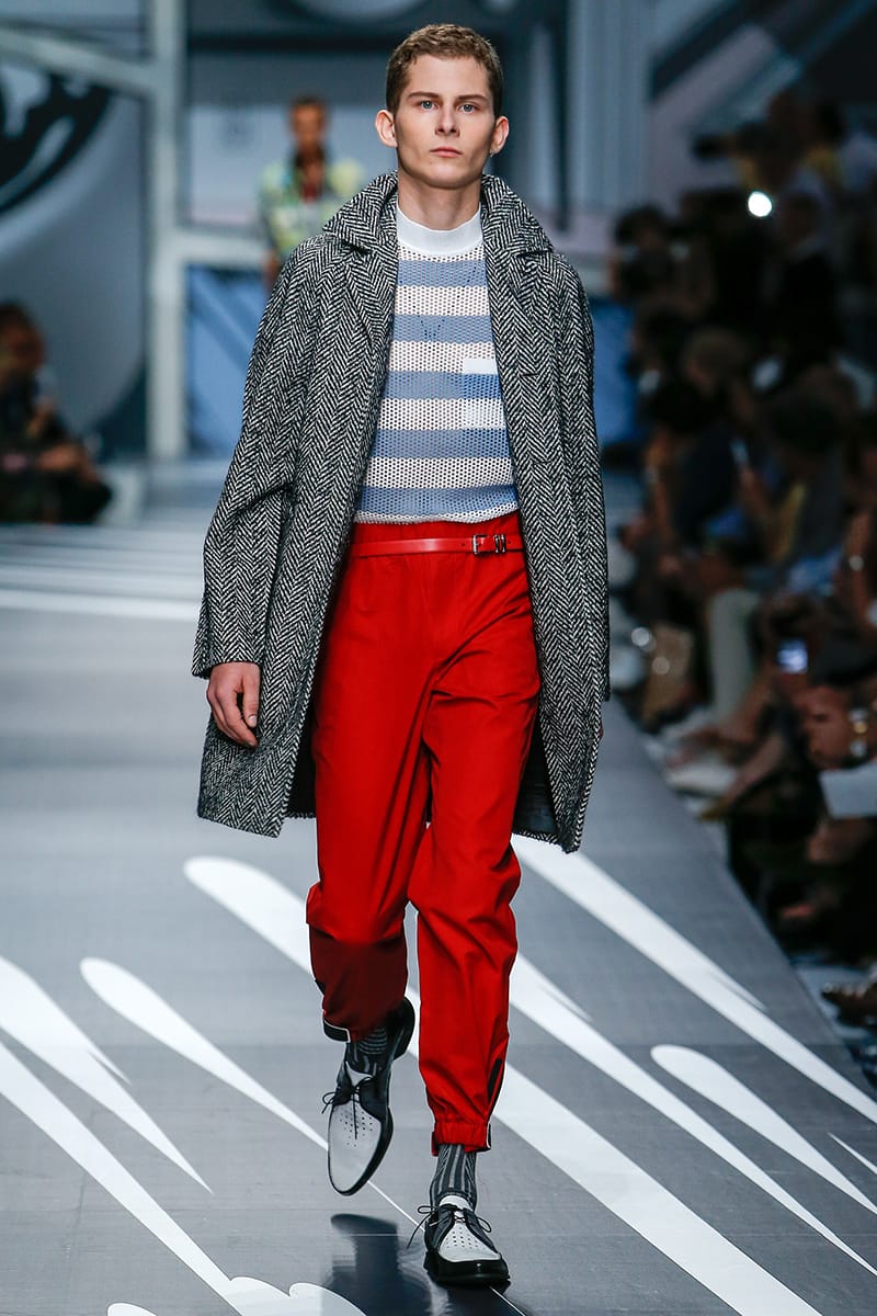 スカート PRADA 2018 collection roze flower black Prada Spring/Summer 2018 Women's Collection - Fashion