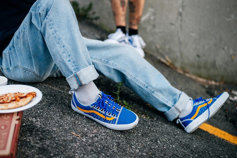 Vans blue old skool on outlet feet