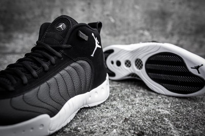 Black and white jumpman on sale jordans
