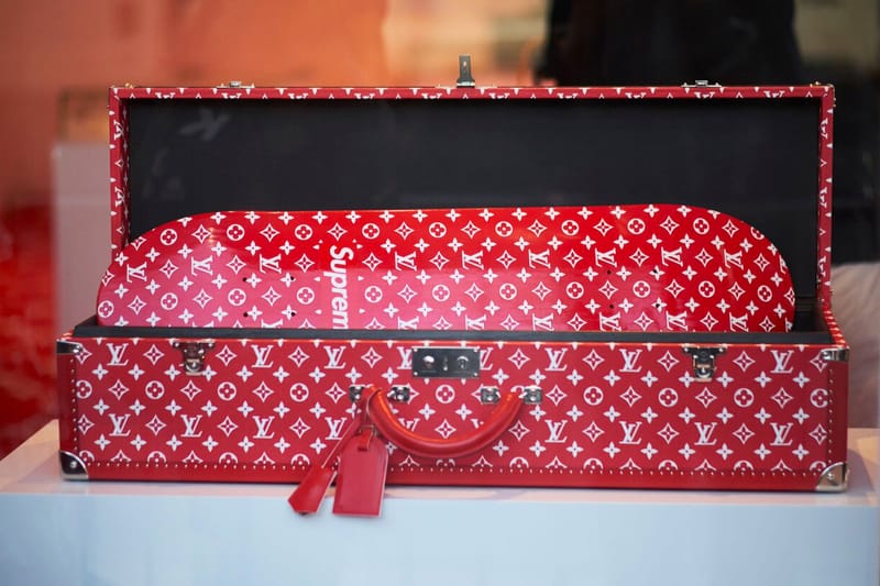 Louis vuitton 2024 supreme suitcase