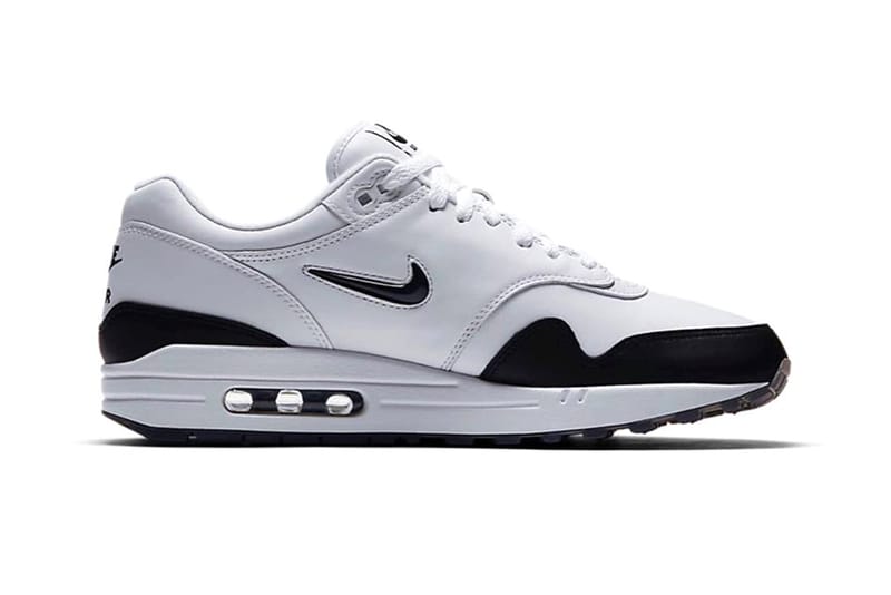 Air max best sale 1 black jewel