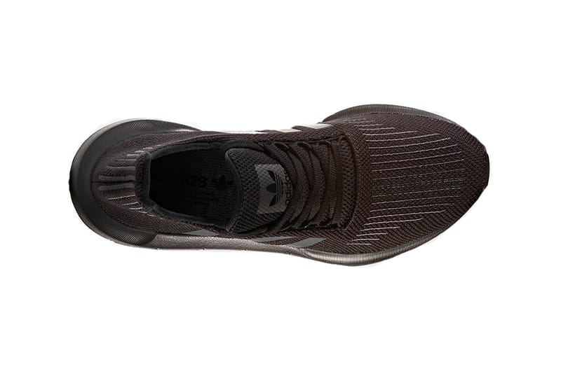 Originals swift run sneakers in triple black sale