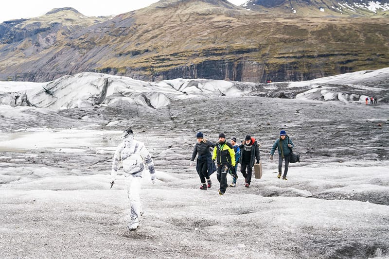 Moncler store liu bolin