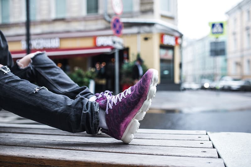 nike air zoom strong 2 metallic