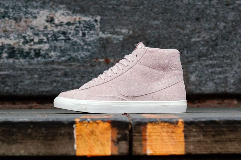 Nike blazer hot sale pink suede