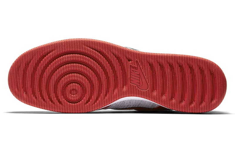 nike dunk low flyknit university red