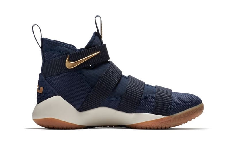 Lebron james nike on sale zoom soldier 11