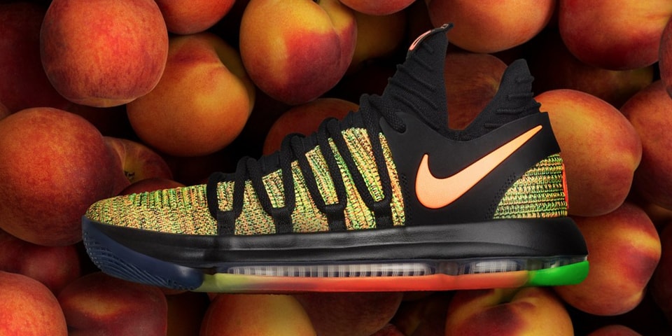 nike peach color