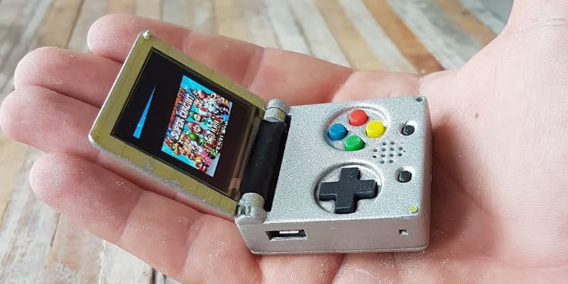 Vincent Buso's Keymu, a Keychain-Sized Game Boy | Hypebeast