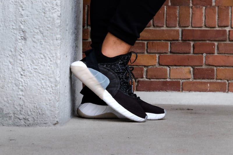 Tubular rise store on feet