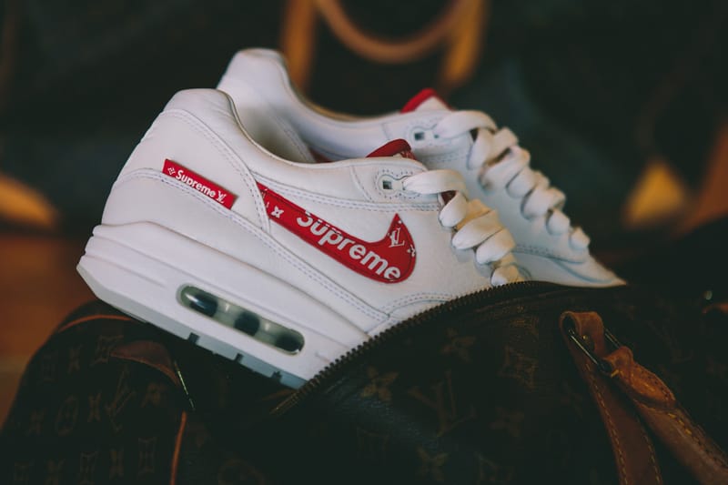 Air max hotsell supreme 1