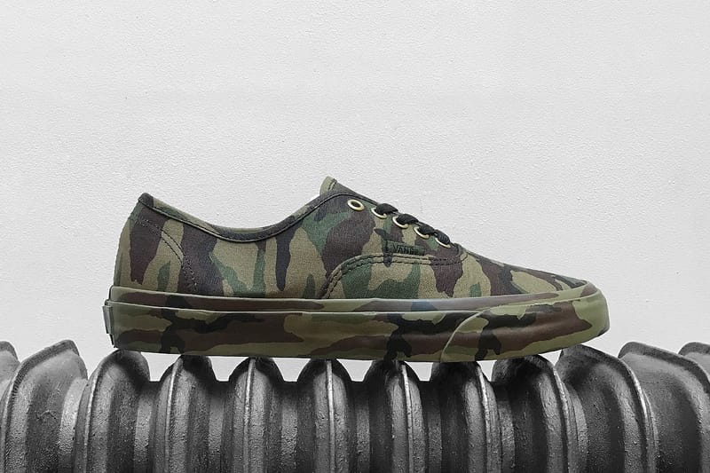 Vans authentic sales mono camo