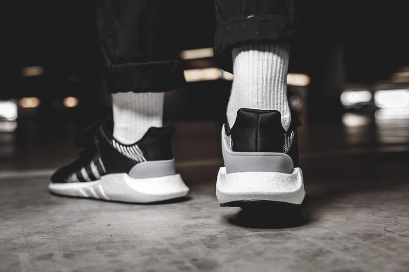 Eqt support 93/17 core black outlet white