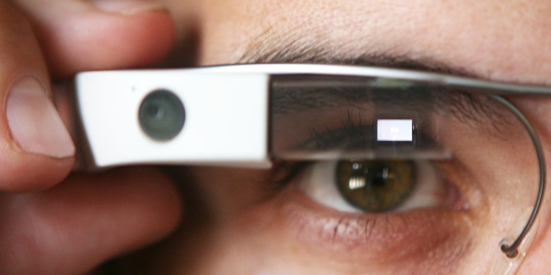 Google Glass Enterprise теперь доступен для потребительской покупки по цене около 1800 долларов США.