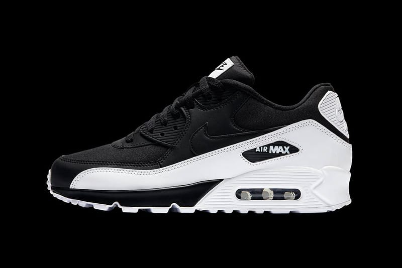 Air max 90 store essential black white