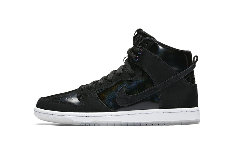 Nike black holographic discount shoes