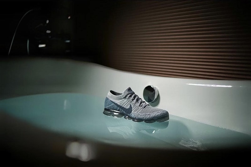 white vapormax blue sole