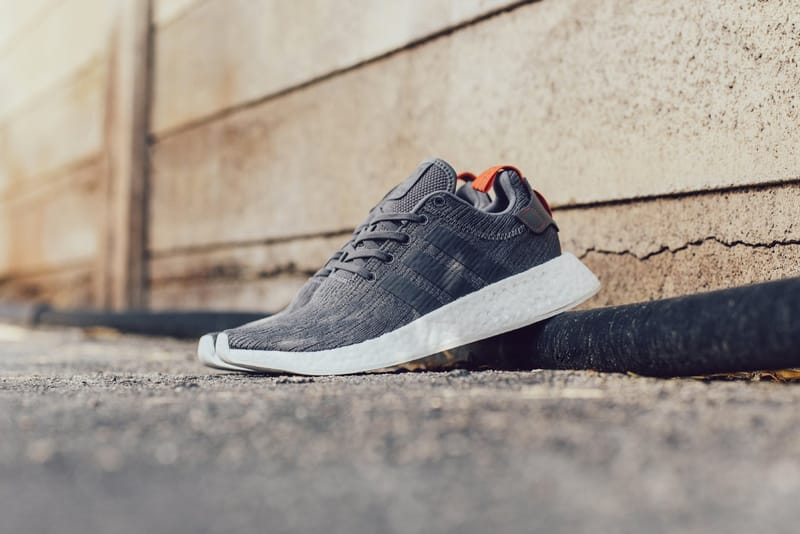 Adidas nmd store r2 grey orange