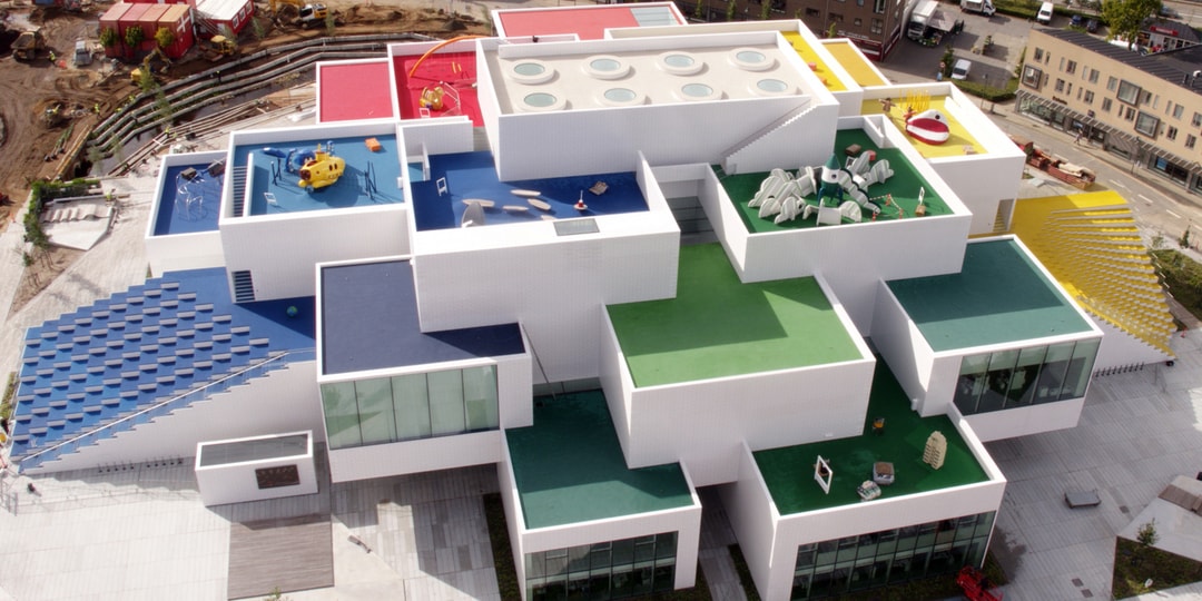 Красочный дом LEGO от Bjarke Ingels Group наконец-то открыт