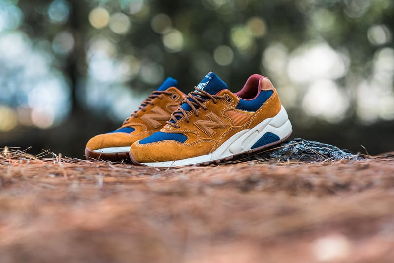 Blue and yellow new balance 580 hotsell