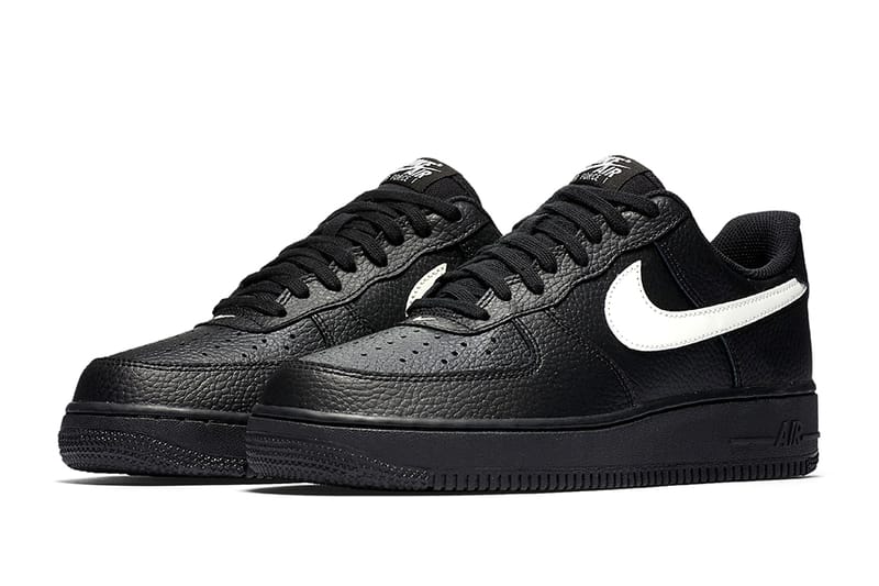 Nike air force 1 low black leather on sale pack