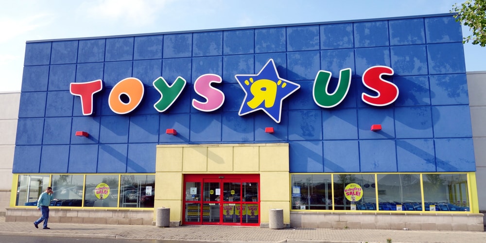 Toys “R” Us подала заявление о банкротстве и имеет долг в 5 миллиардов долларов США