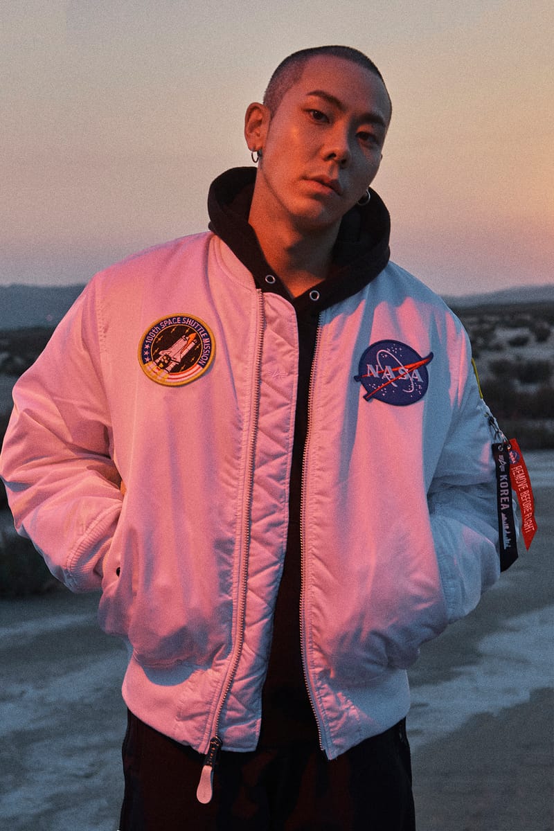 Alpha industries clearance white nasa bomber