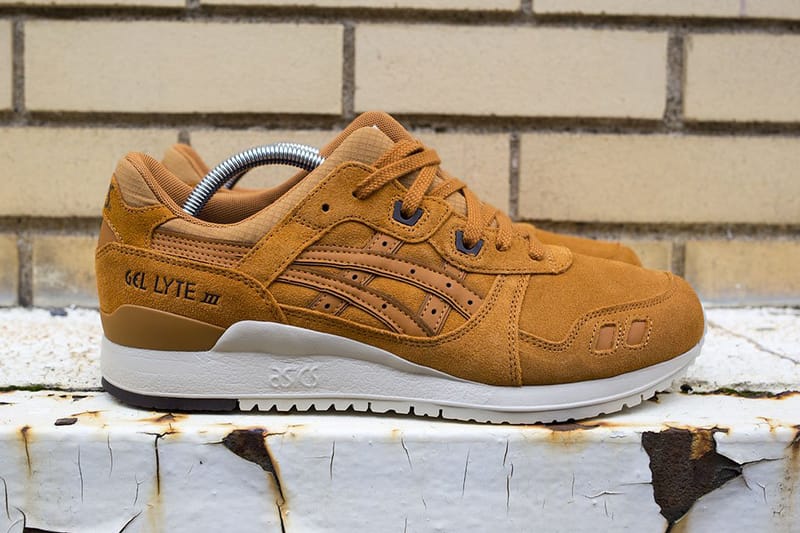 asics lyte trainers with suede detail