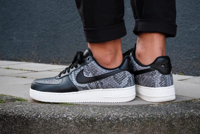 Nike air force store 1 black snakeskin