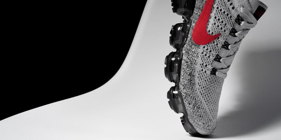 vapor max grey and red