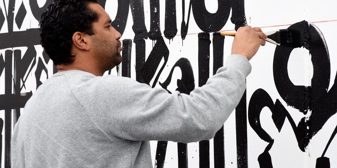 Художник RETNA из Лос-Анджелеса представил свои каллиграфические граффити на ярмарке Frieze Art Fair