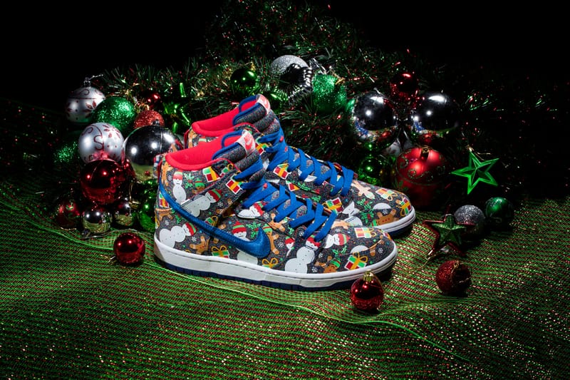 Nike ugly christmas outlet sweater dunks