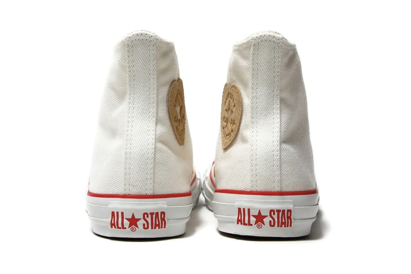 Converse with heart clearance logo