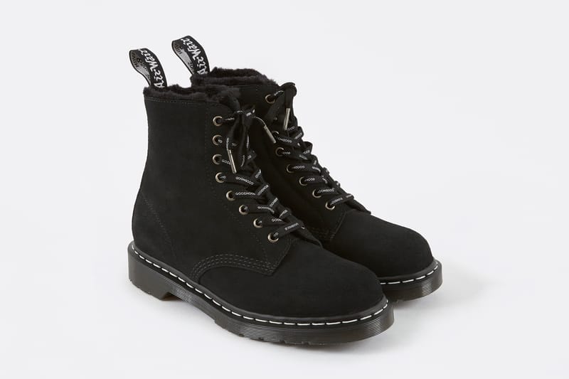 Dr marten 8 hot sale hole boots