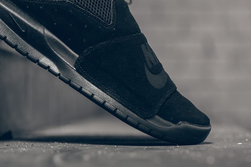 Nike benassi 2025 slp triple black