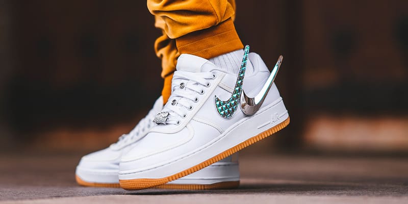 Air force one outlet per travis scott