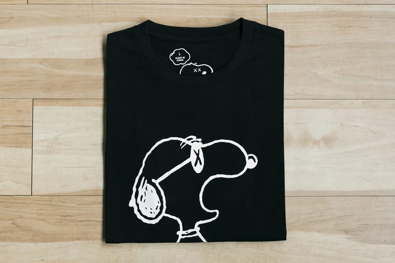 Kaws clearance peanuts sweatshirt