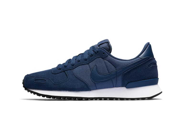 Nike air hot sale vortex internationalist