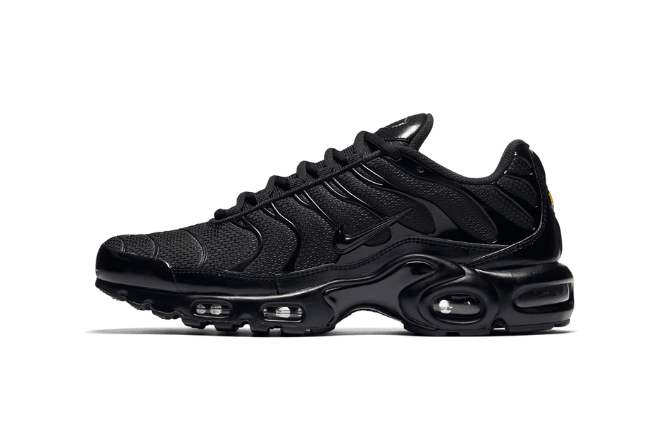 nike-air-max-plus-triple-black nike-air-max-plus-triple-black