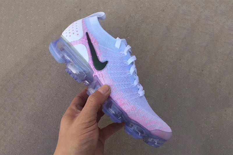 Nike air vapormax flyknit 2 white black hydrogen & on sale pink