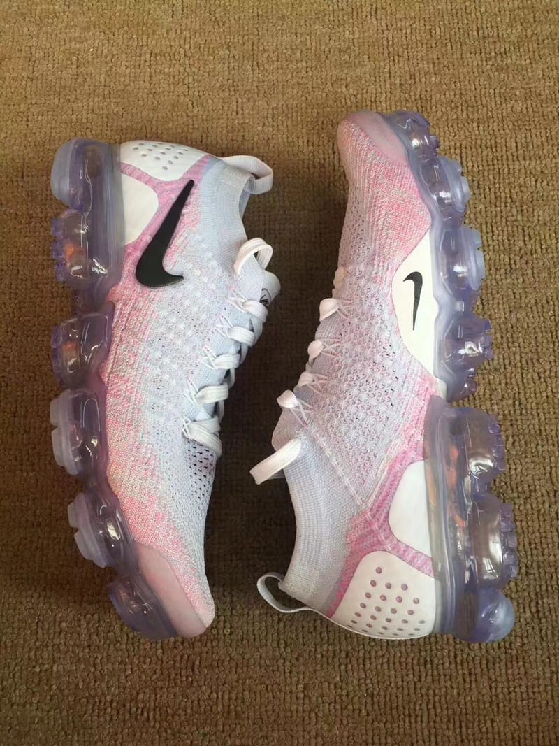 Nike vapormax shop pink and white