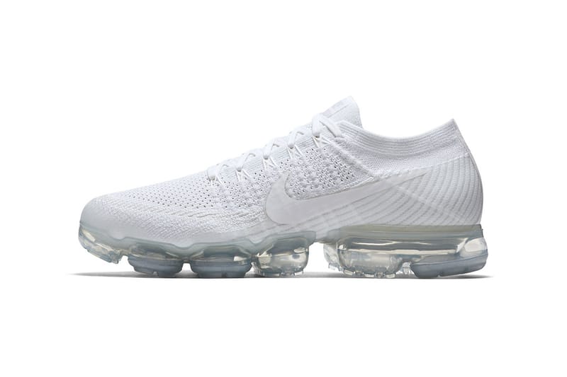 Triple white vapormax on sale flyknit