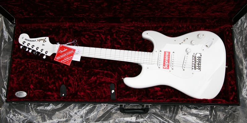 Supreme fender online stratocaster white