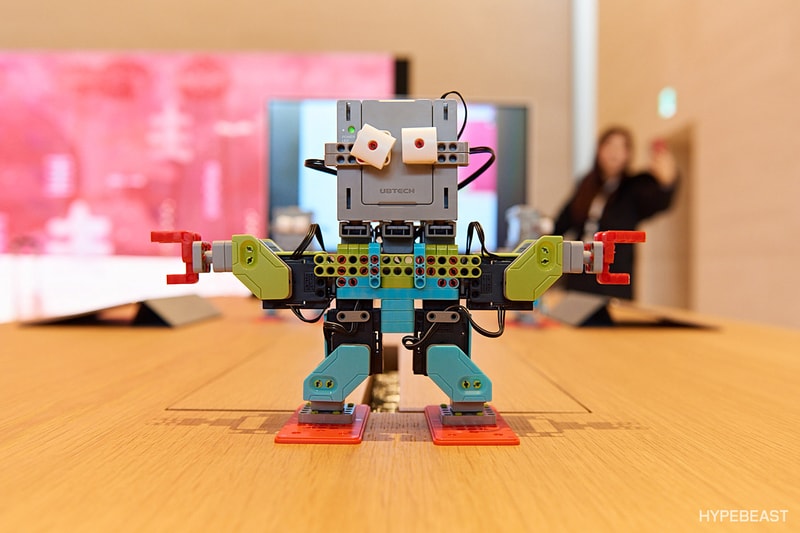 Apple Opens First Korea Store in Seoul Hypebeast