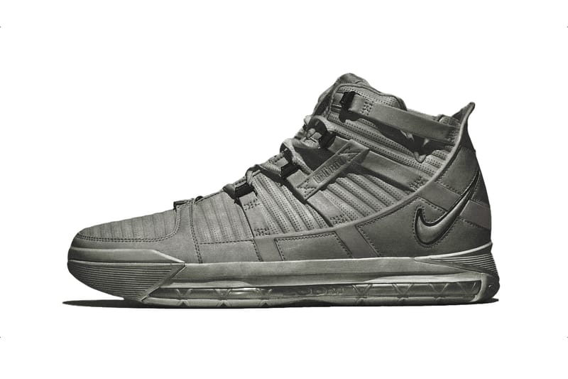 Nike lebron cheap 3 Grey