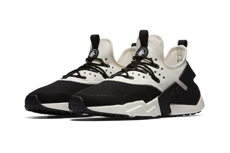 Nike huarache drift bianche hotsell