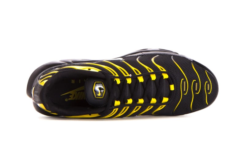 Nike air max plus black sales vivid sulfur