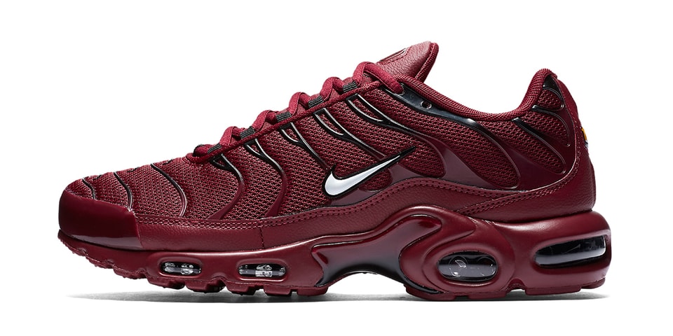 team red air max plus